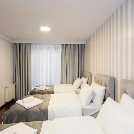 Dublex New On The Taksim Square * Istanbul